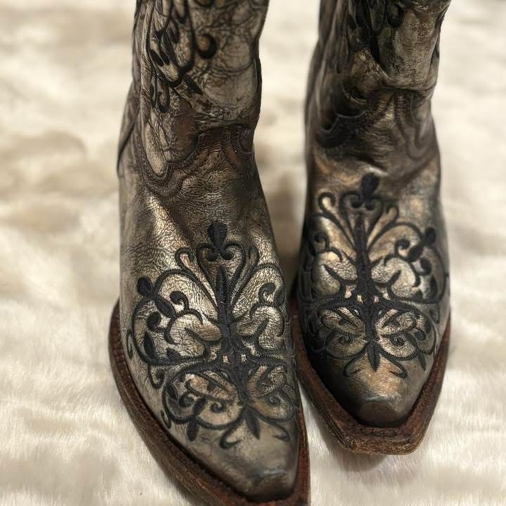 Stylish Kids Cowboy Boots - Black and Brown